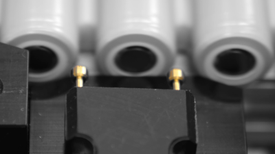 Umfassende Testlösungen für Batteriezellen zur Messung von Strom, Spannung, Temperatur, State of Charge (SOC), Open Circuit Voltage (OCV), AC-Impedanz (ACIR) und DC-Impedanz (DCIR) für eine präzise Leistungsüberwachung.