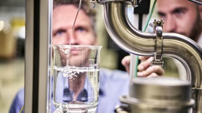 Bosch Manufacturing Solutions | BMG bietet mit dem BMG Pure Water System eine innovative Wasseraufbereitungs- und Wasserreinigungstechnologie für die grüne Wasserstoffproduktion. Diese energieeffiziente, umweltfreundliche Lösung unterstützt H2 Solutions, Fuel Cell Solutions und die Optimierung von Elektrolyseuren für eine nachhaltige, emissionsfreie Energiewende.