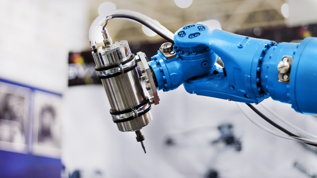 Vollstufiger Roboterservice für Roboter unterschiedlicher Hersteller wie bspw. Stäubli, Kuka oder Bosch, inklusive der Demontage und Wiederverwendung von Roboterkomponenten und Baugruppen, sowie die Ersatzteilbeschaffung und Reparaturen für abgekündigte Bosch Roboter (speziell für die Baureihen SR600/800, SR60/80, SR4/6/8). Individuelle Trainings und projektspezifischer Support sind auf Anfrage verfügbar.